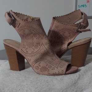 Pale Pink Sling Back Heels